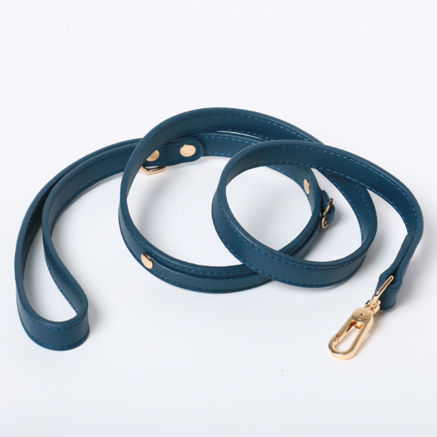 the Dog's Garden - Leather Leash - Navy (incl 5 letters)