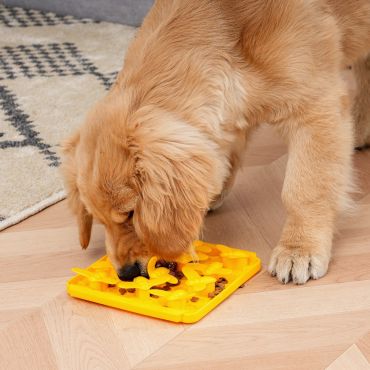 Tall Tails Bee Silicone Mat - 8"